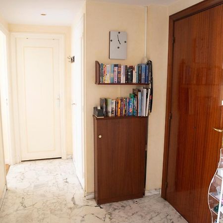 Chill Out Apartment, 2 Mins From Beach Νίκαια Εξωτερικό φωτογραφία