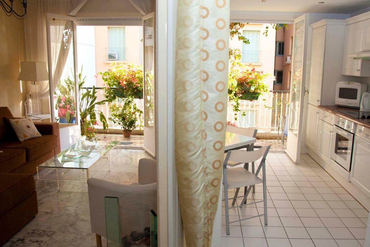 Chill Out Apartment, 2 Mins From Beach Νίκαια Εξωτερικό φωτογραφία